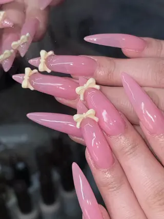 ネイル NES NAIL所属・さゆり￤推しキャラ ￤ロングネイル🩷のネイルデザイン