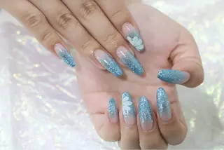 ネイル Leonie ｵｵｲのネイルデザイン