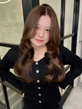ロング カラー MaisonHALU 松浦光咲のヘアスタイル