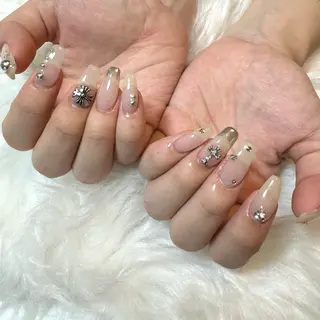 ネイル Aulu'bネイル ボディージュエリーのネイルデザイン