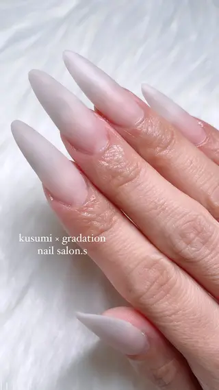 ネイル 関山 志乃のネイルデザイン