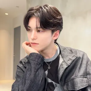 ミディアム パーマ メンズ 岡田大志🇰🇷 中/韓メンズヘアのヘアスタイル