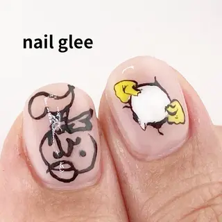ミディアム RISA nail gleeのネイルデザイン