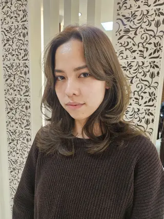 セミロング BALANCE. 臼井早智のヘアスタイル