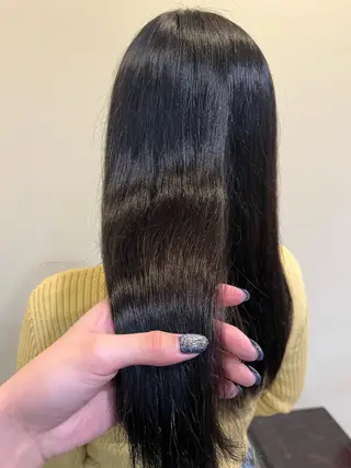 カラー KOKORO 中村 朱里のヘアスタイル