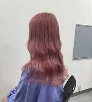 セミロング カラー ヘアアレンジ 原宿🫧失敗しない初 ブリーチ🫧ピンクのヘアスタイル
