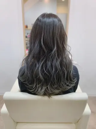 ロング N°rico川喜田 里衣のヘアスタイル
