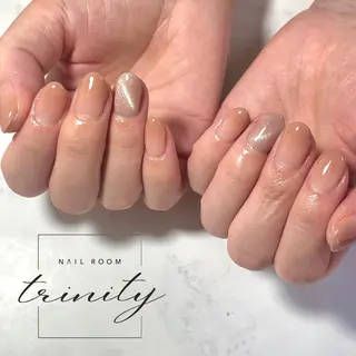 ネイル Trinity ネイリストスタッフのネイルデザイン