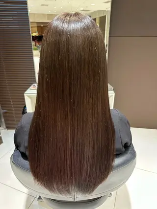 セミロング AVANCE emiのヘアスタイル