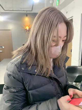 ミディアム ブームボックス所属・🐝ハイトーンカラー hachi🐝のヘアスタイル