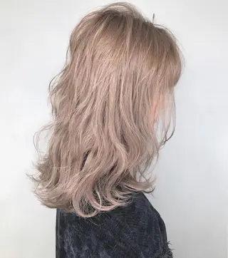 ミディアム カラー ⭐️横浜ブリーチ特化 美容師 堤涼⭐️のヘアスタイル