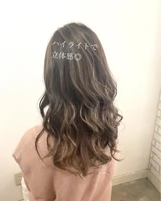 ロング 山本 茉希のヘアスタイル