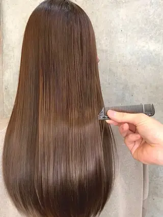 ロング L'me TOKYO by youres【エルメトーキョーバイユアーズ】所属・小倉 結衣のヘアスタイル