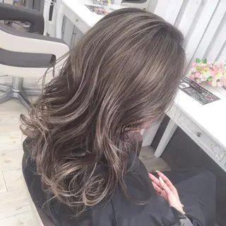 ロング カラー ハイライト/インナー /ブリーチ/レイヤーのヘアスタイル