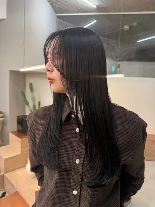 ロング the  hinc所属・新貝楓🌀 透明感カラーのヘアスタイル