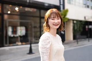 ミディアム カラー シェアハピ ヤマモトのヘアスタイル