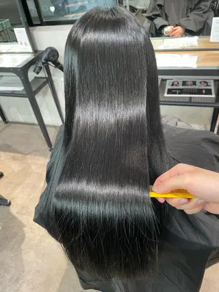 ロング ナチュラル透明感🌱 小山美樹子のヘアスタイル