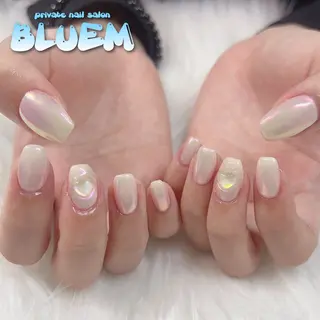 ネイル BLUEM なな🐶のネイルデザイン