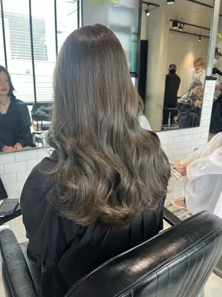 ミディアム カラー パーマ ヘアアレンジ 透明感/オリーブ/ グレージュ/YUKAのヘアスタイル