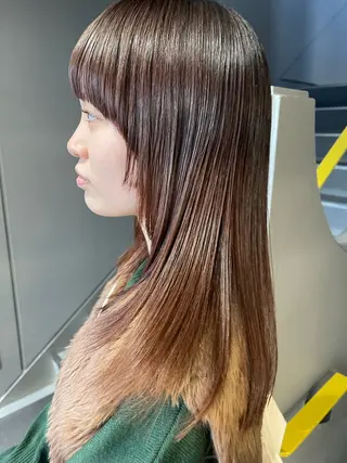 セミロング パーマ pole/apartment所属・💓パーマ，💗 レイヤーカットのヘアスタイル