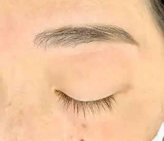 アイブロウ 鍵山 千秋のヘアスタイル