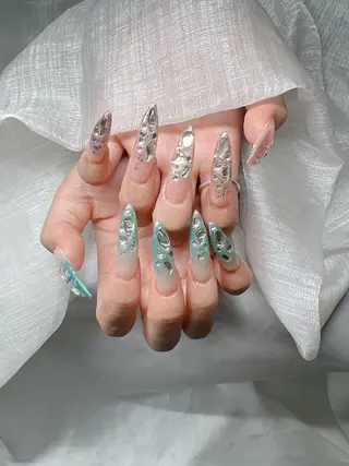 ネイル Lee Nailsのネイルデザイン