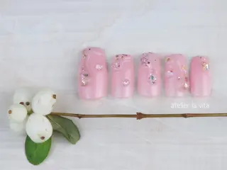 ネイル atelier la vita所属・lavita. mimuraのネイルデザイン