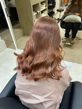 ミディアム カラー 「似合わせ/髪質改善 《ワタル》」のヘアスタイル