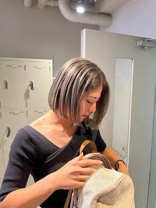 ショート 寒色＆ブリーチ特化 寒色MiOのヘアスタイル