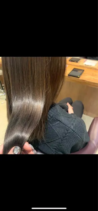 ロング 瀧澤 友里のヘアスタイル