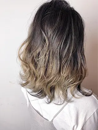 セミロング カラー 髪質改善、エクステ 山口卓哉のヘアスタイル