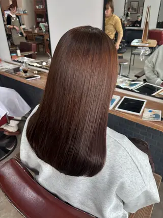 ミディアム ウシロダ メグミのヘアスタイル