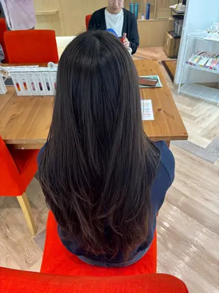 ロング ゆい/パーマ/レイヤ ー/似合わせカラーのヘアスタイル