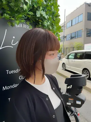 ショート カラー 坂田 優子のヘアスタイル