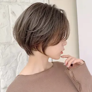 ショート カラー ショートパーマ カットモデルのヘアスタイル
