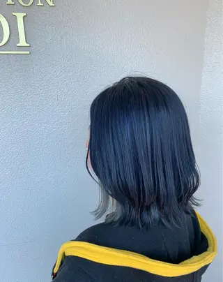 ミディアム カラー 三野 沙也のヘアスタイル