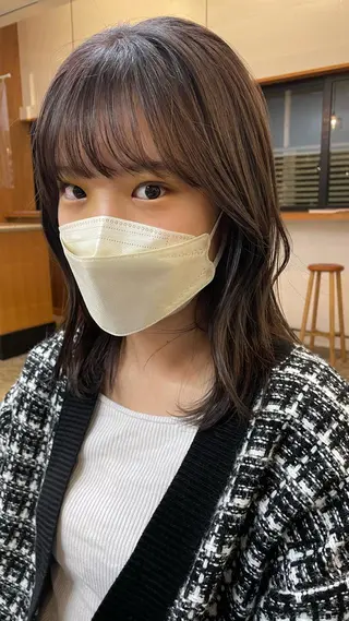 ミディアム オリーブカラー 長谷川のヘアスタイル