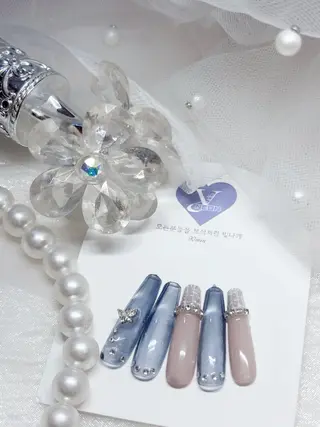 ネイル Yudia🦋 azuのネイルデザイン