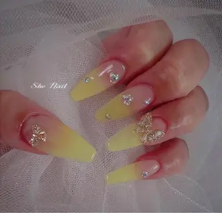 ネイル She_nail所属・ELSA_ Bellaのネイルデザイン