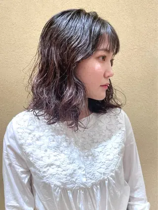 ミディアム パーマ 塩谷 雪花のヘアスタイル