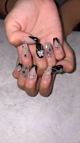 ネイル 関山 志乃のネイルデザイン