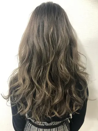 ロング トレヴァー デルチザンのヘアスタイル