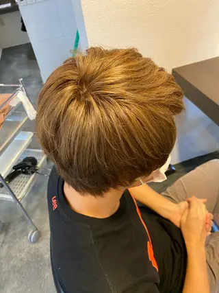 カラー メンズ 丹生 滉太のヘアスタイル