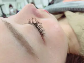 マツエク・マツパ 🤎ベージュカラー 🐶メンズパーマのヘアスタイル