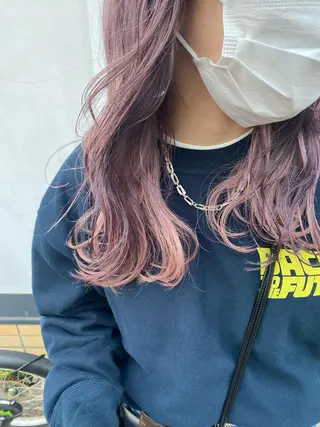 セミロング W所属・小林 朋花のヘアスタイル