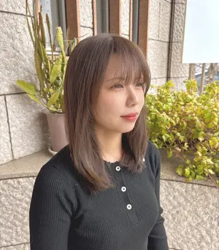 ミディアム カラー 髪質改善カラー｜ レイヤー｜小寺 葵のヘアスタイル