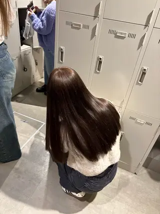 カラー ベージュ／ブラウン/ ナチュラルレイヤーのヘアスタイル