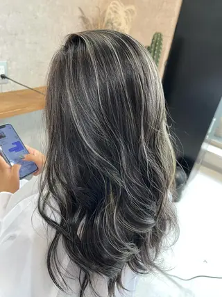 ロング カラー 松井那津子 /ハイライトブリーチのヘアスタイル