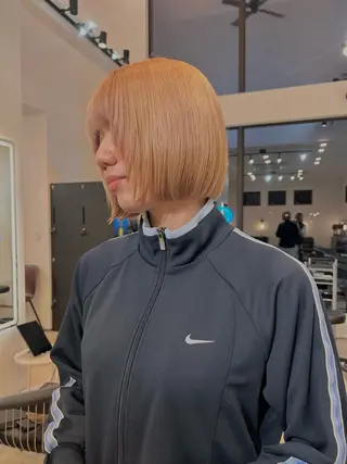 ショート QUON.伊勢崎店所属・ブリーチ＆ハイトーン 歌 心のヘアスタイル