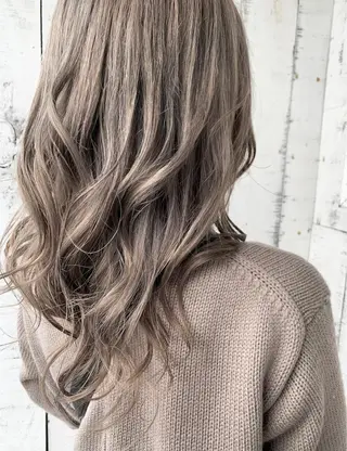 セミロング カラー monolith所属・金井愛華 【monolith】のヘアスタイル